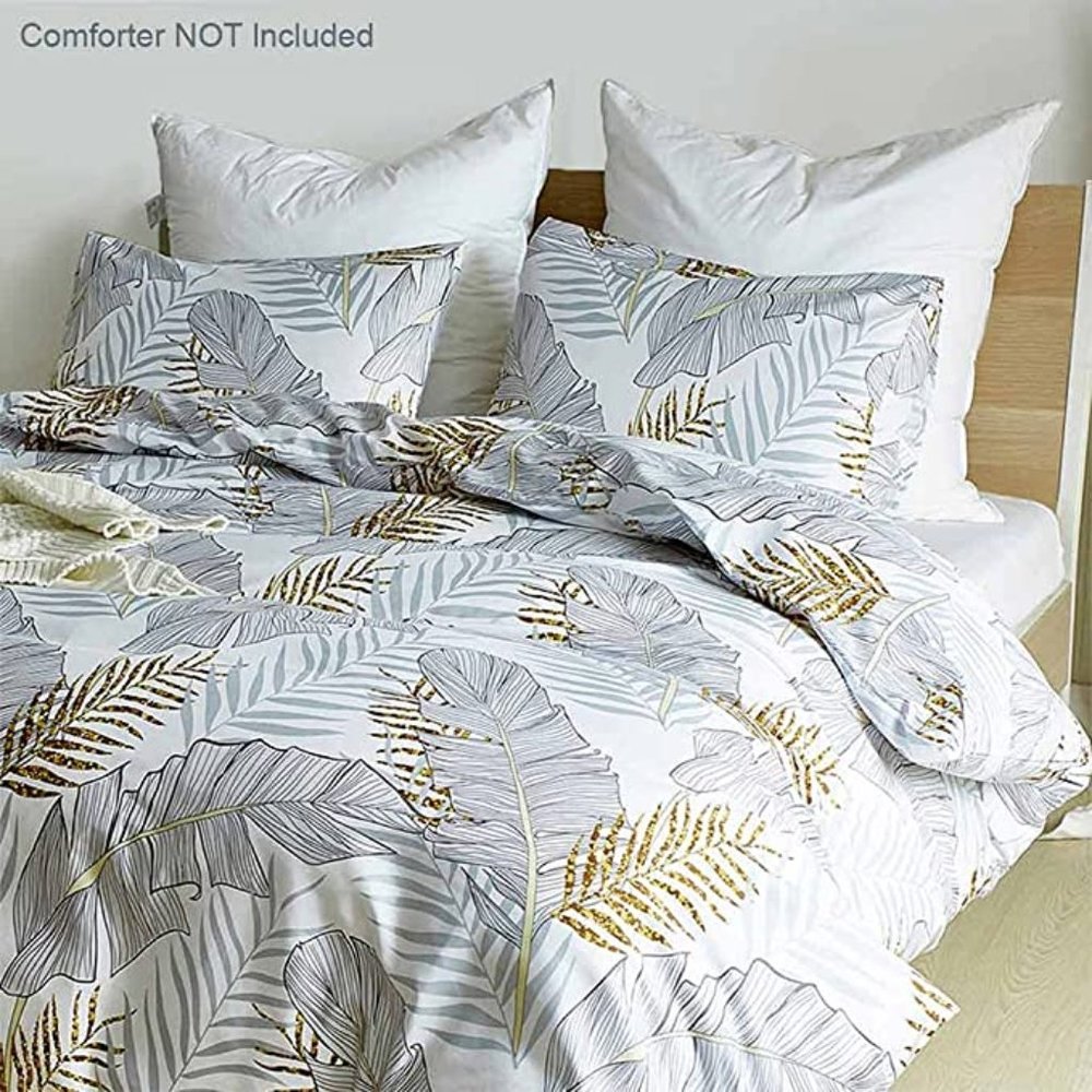 NWOT Queen Duvet Set!